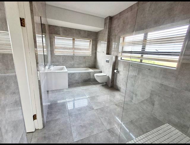 3 BEDROOM HOUSE FOR SALE IN PALM LAKES ESTATE